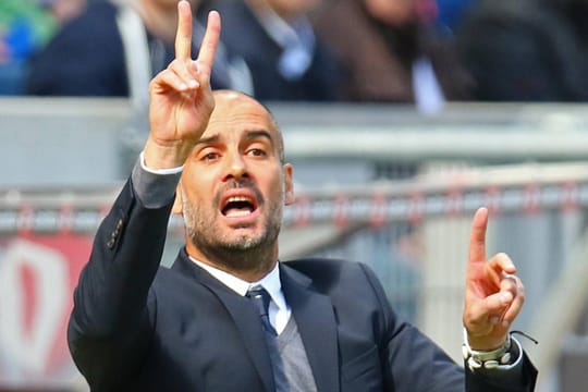 Bayern-Trainer Pep Guardiola an der Seitenlinie.