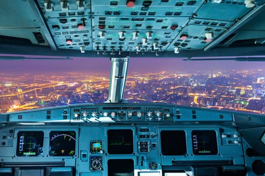 Der Flieger voll, das Cockpit leer - so wird nach Meinung vieler Experten die Zukunft des Fliegens aussehen.