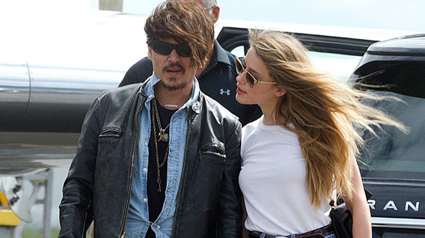 Johnny Depp und Amber Heard wurden gemeinsam am Flughafen Brisbane (Australien) gesichtet.
