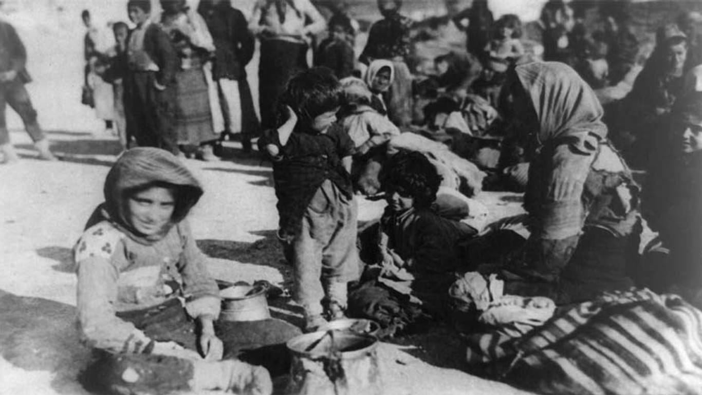 Hunderttausende Armenier kamen 1915 bei Todesmärschen in der Wüste ums Leben.