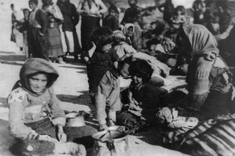 Hunderttausende Armenier kamen 1915 bei Todesmärschen in der Wüste ums Leben.