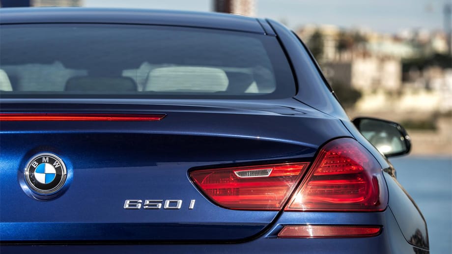 Beim Kraftstoff verspricht BMW bei allen drei Varianten des 6ers einen um jeweils 0,2 Liter geringeren Verbrauch als bei den Vorgängermodellen.