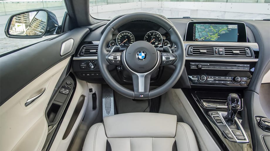 Blick ins edle Cockpit - trotz des kaum sichtbaren Facelifts hat BMW die Preise für die 6er-Modelle hochgeschraubt.