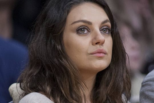 Die Vergangenheit holt Mila Kunis ein.