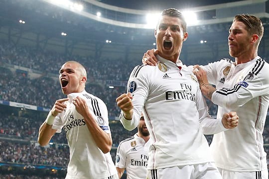 Nach dem späten Erfolg gegen Stadtrivale Atletico kennt die Begeisterung bei den Profis von Real Madrid kein Halten mehr.