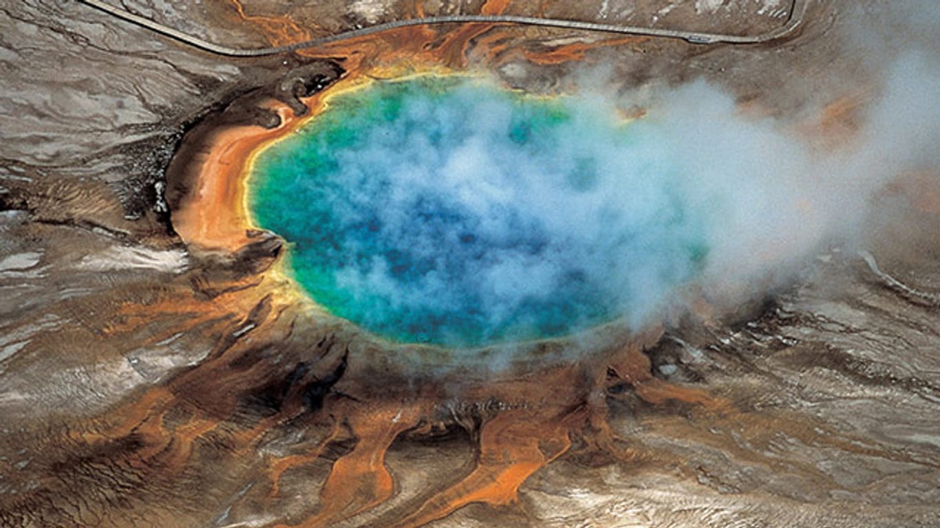 Heiße Quelle im Yellowstone Nationalpark in den USA.