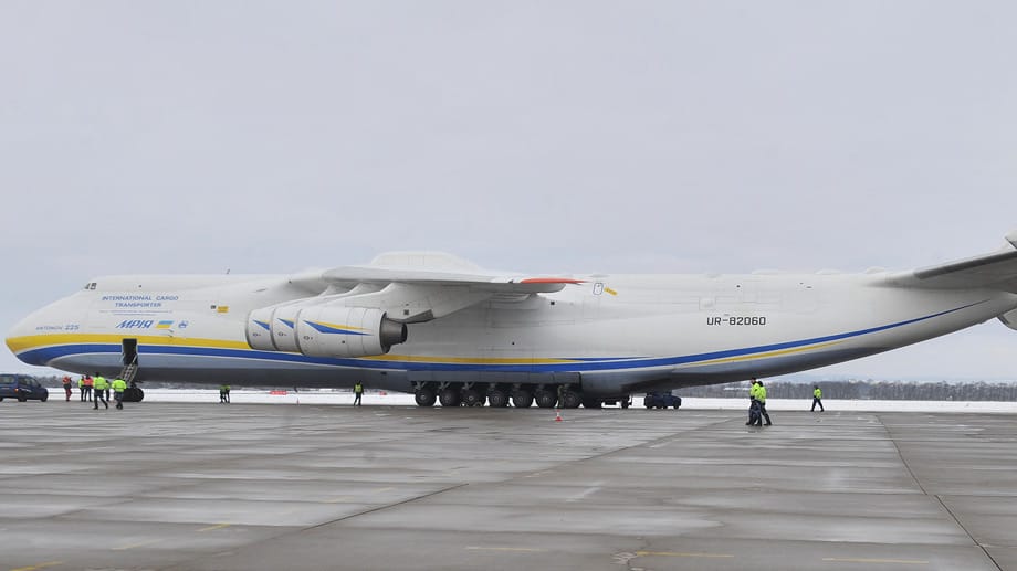 Die Antonow AN-225, auch "Mrija" genannt, ist das größte Flugzeug der Welt.