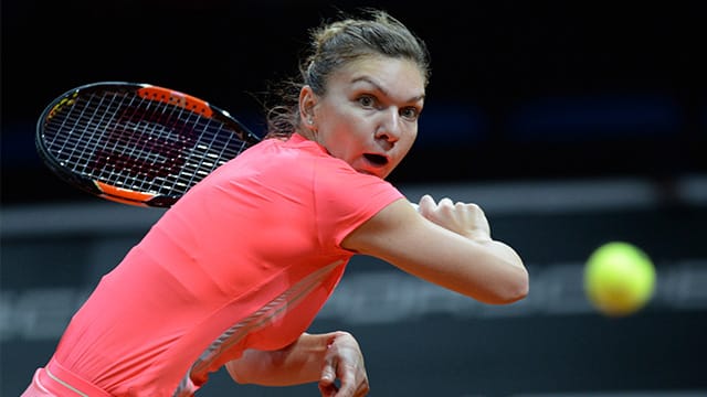 Simona Halep trotzt den Morddrohungen und zieht in Stuttgart ins Halbfinale ein.