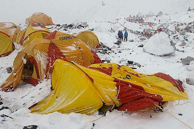 Das Everest-Basislager nach der Lawine, die durch das Erdbeben in Nepal ausgelöst worden war.