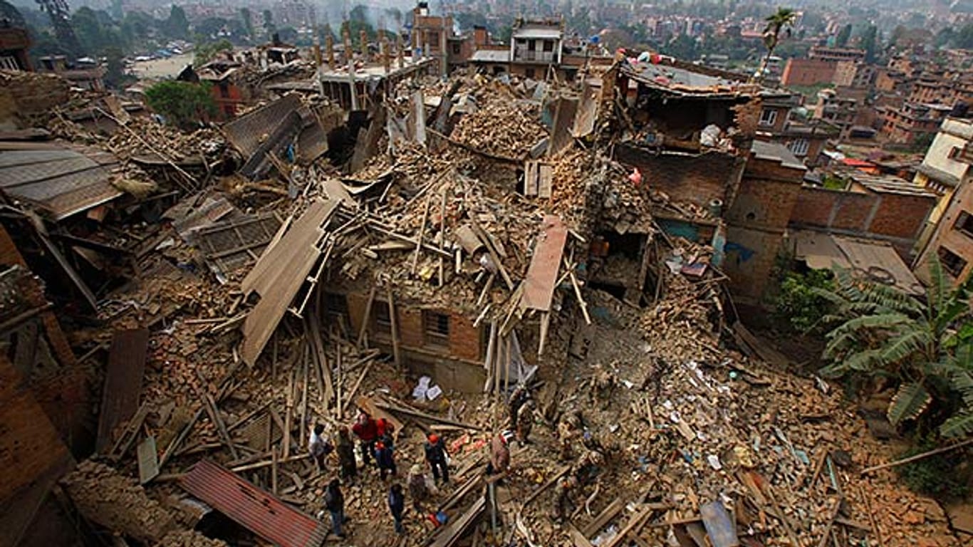 Der Blick auf Nepals Hauptstadt Kathmandu gibt eine Impression vom Ausmaß der Zerstörungen durch das Erdbeben im Himalaya.