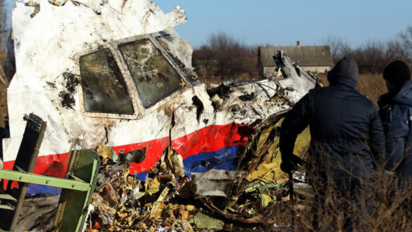 Trümmer des abgeschossenen Verkehrsflugzeugs: Bundesregierung gab Warnungen nicht weiter.