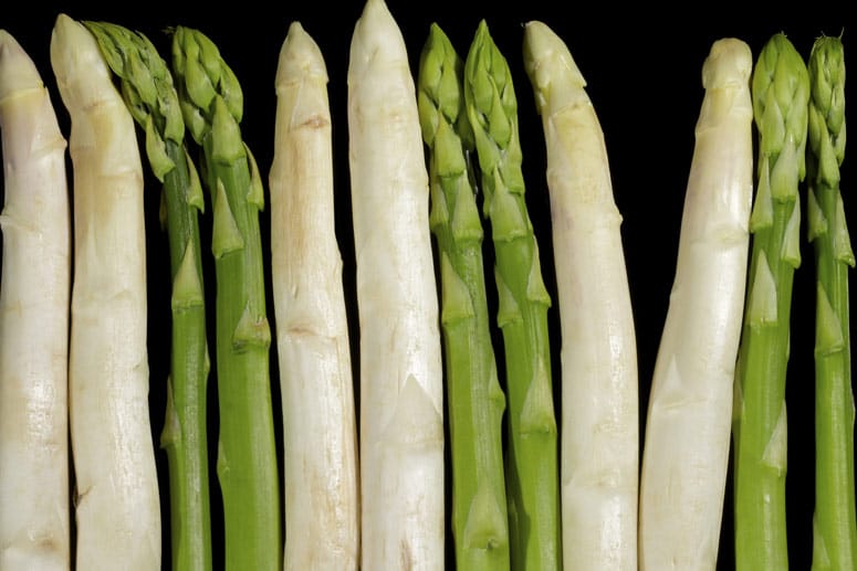 Weißer Spargel und Grünspargel