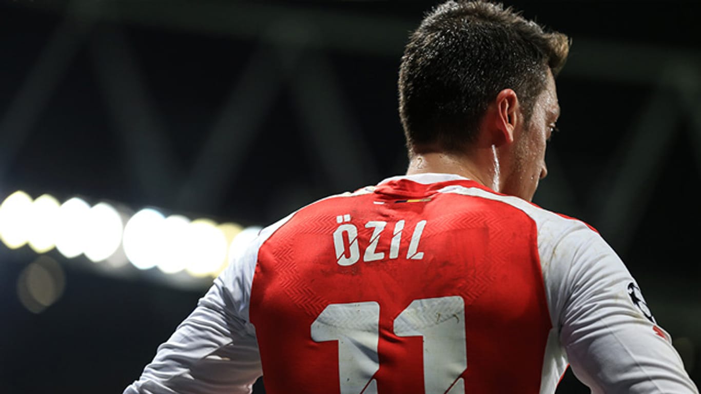 Mesut Özil spielt seit 2013 für Arsenal London. In 43 Premier-League-Spielen kommt er auf neun Treffer und 16 Torvorlagen.