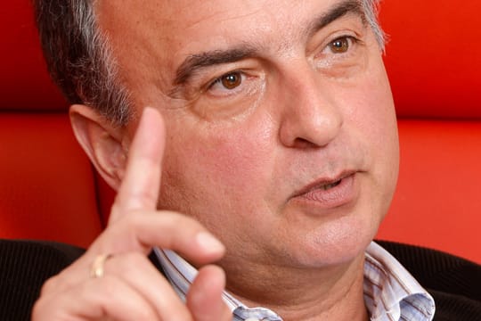 Hansi Müller sorgt für Unruhe beim VfB Stuttgart.