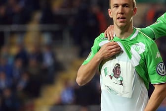Tolle Geste von Ivan Perisic: Die Wolfsburger haben den tödlich verunglückten Junior Malanda nicht vergessen.