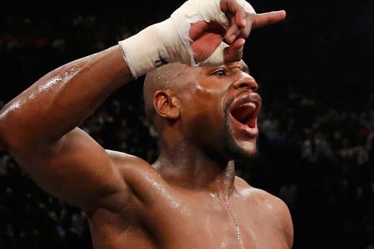 Floyd Mayweather triumphiert im "Boxkampf des Jahrhunderts".