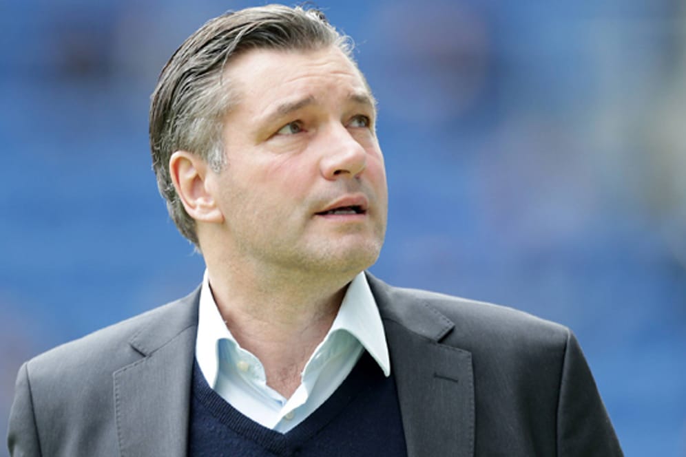 Michael Zorc reagiert verstimmt auf die Beschwerden der Bayern-Bosse.