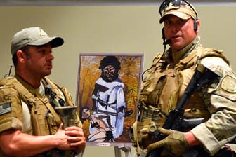 Hohe Sicherheitsvorkehrungen haben wohl Schlimmeres verhindert: Nach dem Angriff auf eine Ausstellung von Mohammed-Karikaturen in Garland/Dallas.