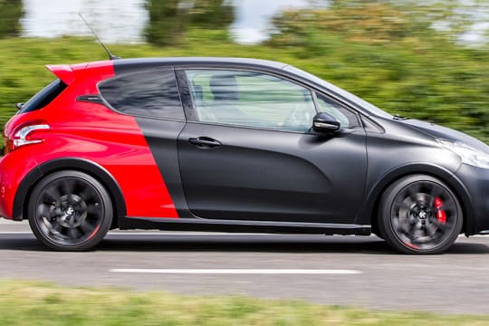 Flott unterwegs: Der neue Peugeot 208 GTi 30th