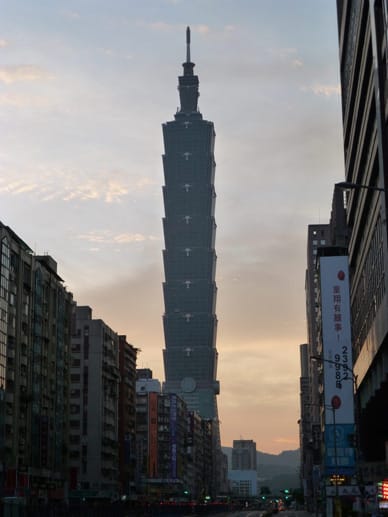 Das "Taipei 101" in Taiwan ist insgesamt 509 Meter hoch. Seine Aussichtsplattform ist die neunthöchste insgesamt und liegt auf 392 Metern.