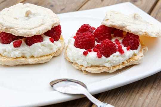 Lecker und nicht zu süß: Süßspeisen mit Himbeeren sind perfekt für die warme Jahreszeit.