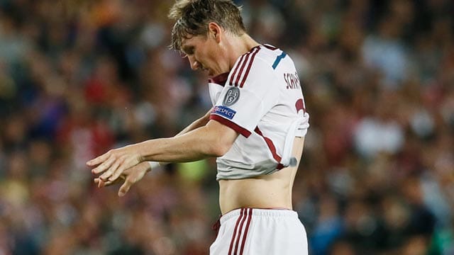 Schwache Vorstellung in Barcelona: Bastian Schweinsteiger ist derzeit meilenweit von der Topform vergangener Tage entfernt. Schwache Vorstellung in Barcelona: Bastian Schweinsteiger ist derzeit meilenweit von der Topform vergangener Tage entfernt.