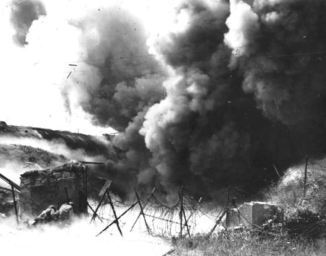 Kurz nach dem D-Day - Kampf um Cherbourg: Auch Heldmann wird nach Frankreich geschickt. Doch da haben die Alliierten die Stellung, die seine Einheit halten soll, bereits überrant.