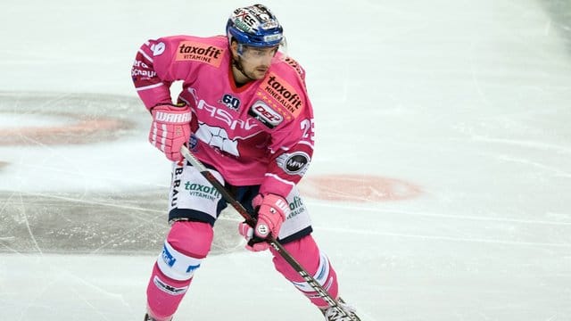 Jens Baxmann spielt in der DEL für die Eisbären Berlin.