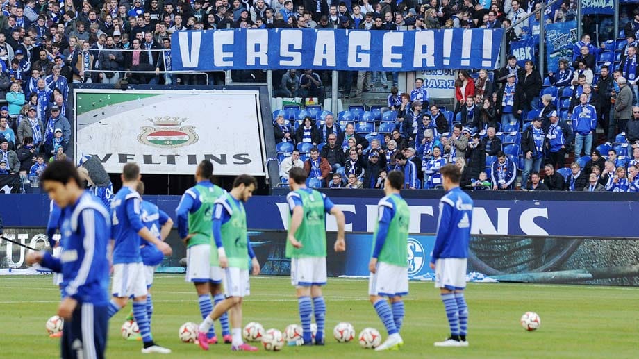 Seit Wochen können sich die Schalke-Fans nicht mehr an den Auftritten ihre Lieblinge erfreuen. Seit Wochen können sich die Schalke-Fans nicht mehr an den Auftritten ihre Lieblinge erfreuen.