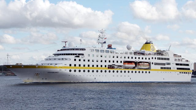 Die MS "Hamburg" kann zur Zeit nicht über die Meere schippern Die MS "Hamburg" kann zur Zeit nicht über die Meere schippern