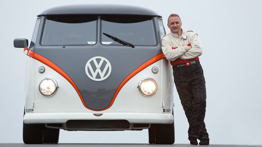 "Ich wollte herausfinden, was im Bereich des Machbaren liegt", sagt Karosseriebauer Fred Bernhard aus der Schweiz zu seinem schnellen VW-Opa.