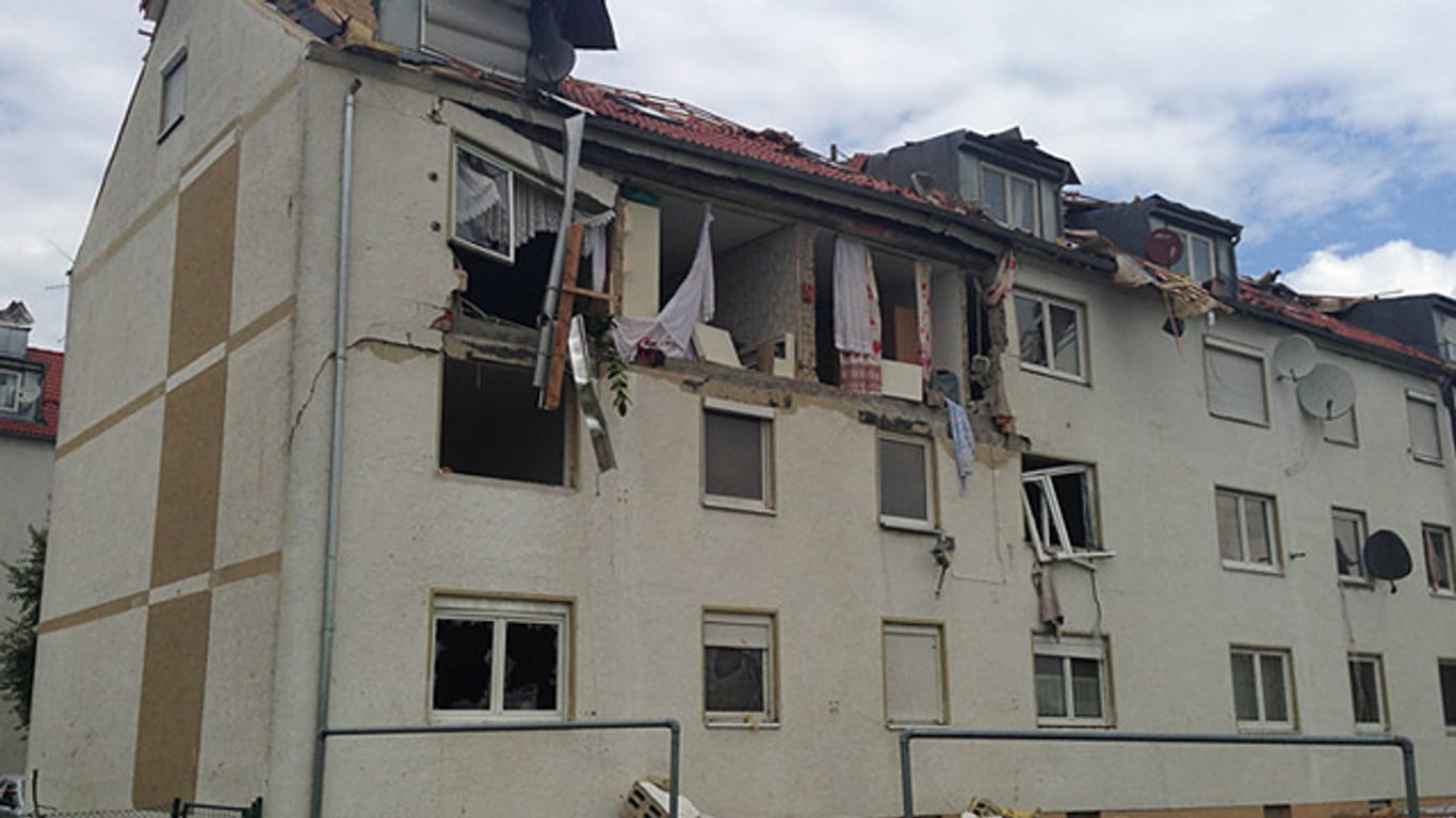 Ein von einem Tornado beschädigtes Haus im Landkreis Augsburg.