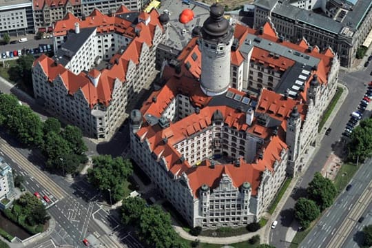 Leipzig - im Bild das Neue Rathaus - gilt als Boom-Town. Das lässt sich auch an den Immobilienpreisen ablesen, die im vergangenen Jahr deutlich anzogen.