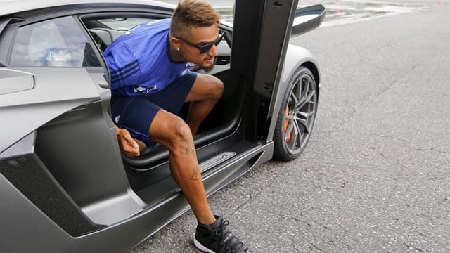 Kevin-Prince Boateng bei einem Fahrsicherheitstraining.