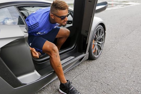 Kevin-Prince Boateng bei einem Fahrsicherheitstraining.