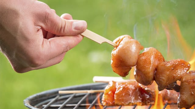 Bei rohem Geflügelfleisch ist Vorsicht geboten.