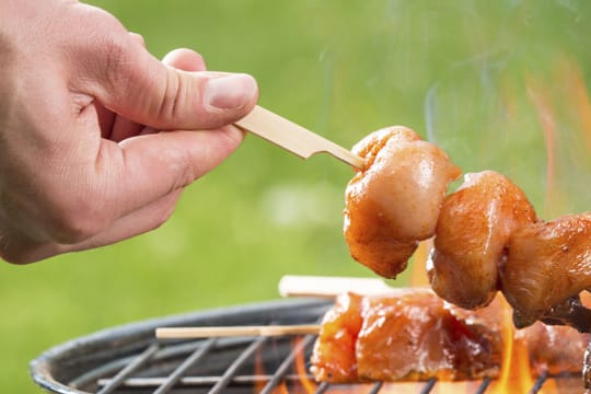 Bei rohem Geflügelfleisch ist Vorsicht geboten.