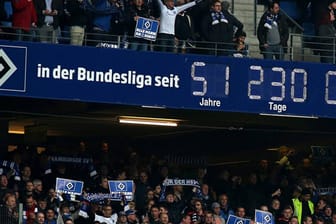 Die Stadion-Uhr am 11. April 2015: Seit fast 52 Jahren spielt der Hamburger SV nun schon in der Bundesliga.