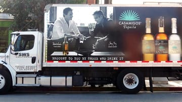 Werbung für den Casamigos-Tequila von Hollywood-Beau George Clooney. In Deutschland ist es schwer an seinen Agaven-Schnaps zu gelangen.