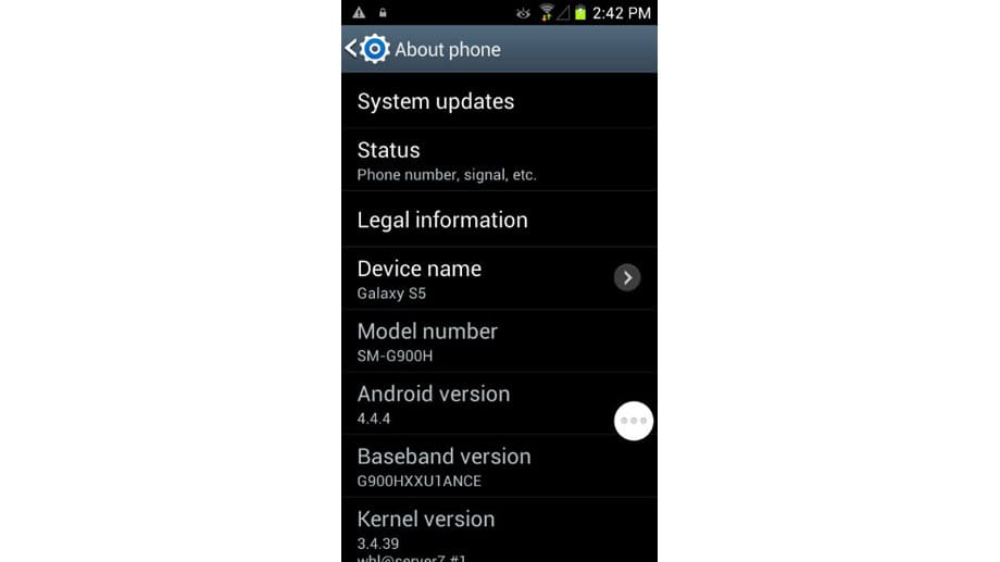 Von wegen: In den Systemeinstellungen identifiziert sich das geklonte Smartphone als "Galaxy S5".