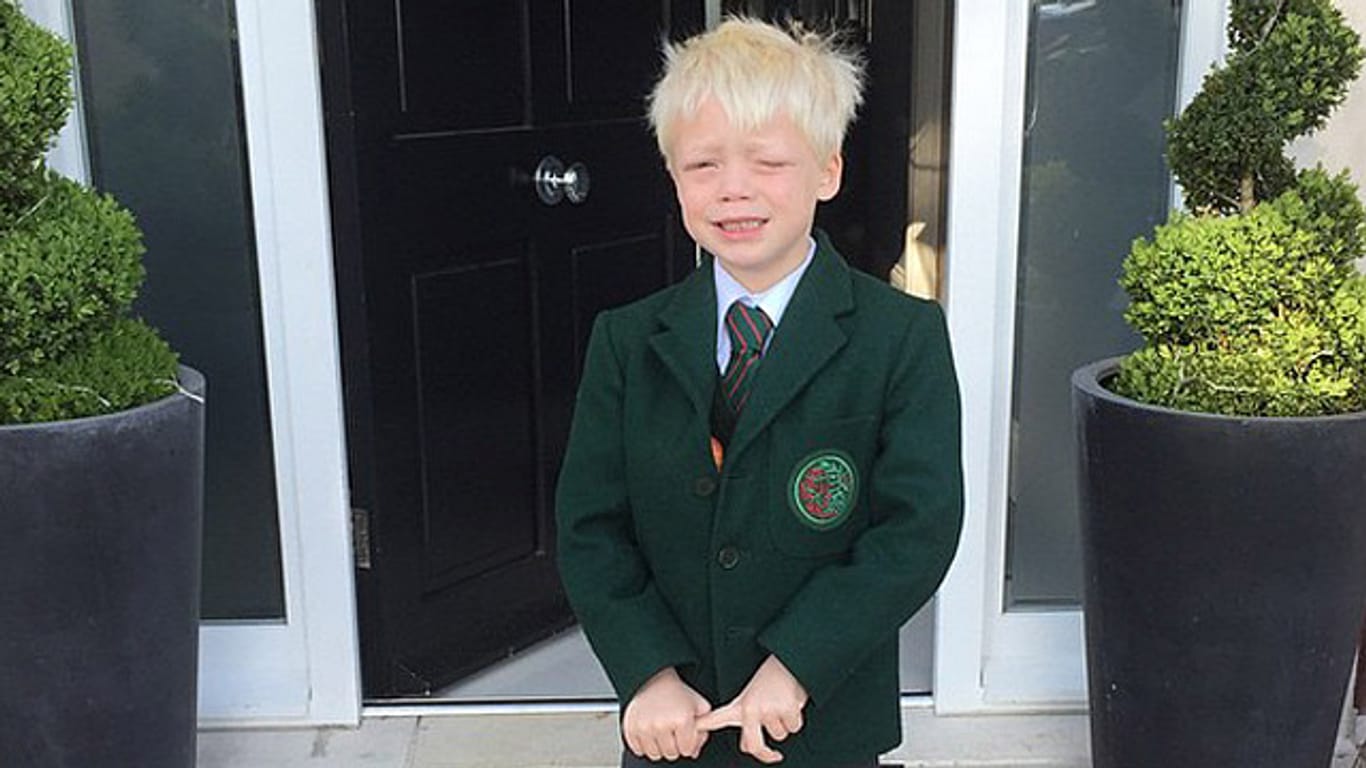 Der kleine Amadeus Becker, Sohn von Boris und Lilly, geht jetzt schon zur Schule.
