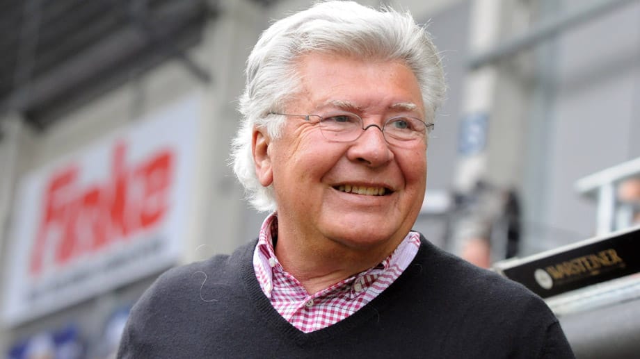 Wilfried Finke, Präsident des SC Paderborn, wurmt die Niederlage der Bayern in Freiburg gewaltig. Wilfried Finke, Präsident des SC Paderborn, wurmt die Niederlage der Bayern in Freiburg gewaltig.