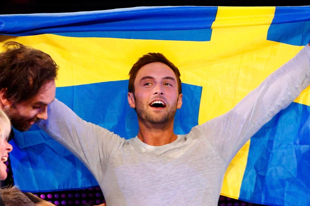Måns Zelmerlöw feiert seinen Sieg beim Eurovision Song Contest in Wien.