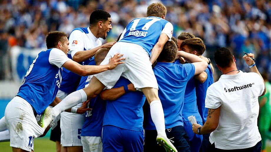Der SV Darmstadt 98 bejubelt den Aufstieg in die Bundesliga.