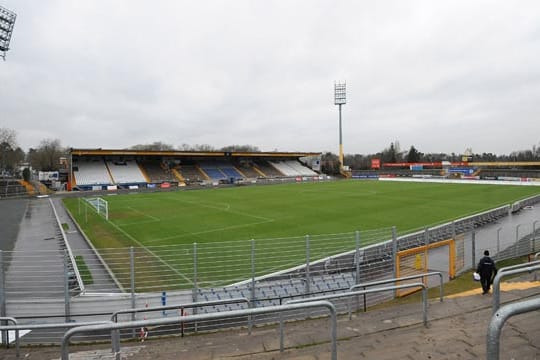 Ein Fußball-Tempel aus einer längst vergangenen Zeit: das Merck-Stadion am Böllenfalltor in Darmstadt.