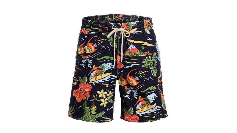 Ein cooler Look, nicht nur für Surfer - die Badeshorts mit Hawaii-Motiv von Polo Ralph Lauren (für 100 Euro bei Breuninger).