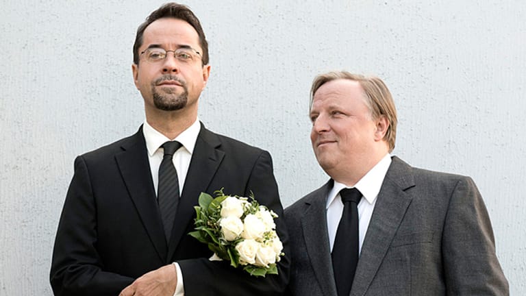 Nanu, haben Boerne (Jan Josef Liefers) und Thiel (Axel Prahl) etwa geheiratet?