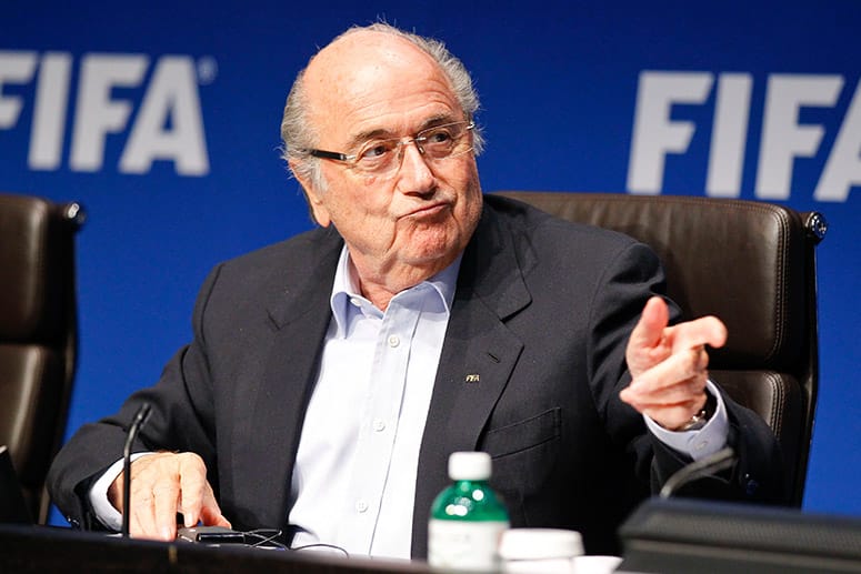 Der Gesichtsausdruck spricht Bände: Trotz aller Kritik ist eine Wiederwahl Blatters zum FIFA-Präsidenten nur Formsache.