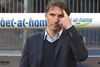 HSV-Coach Bruno Labbadia hält von der Mitnahme der Verwarnungen in die Relegation wenig.