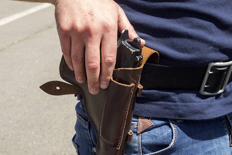 Klar, wenn er wie ein echter Cowboy aussehen will, muss dieser Amerikaner noch üben. Aber so geht's in Texas jetzt auch wieder.
